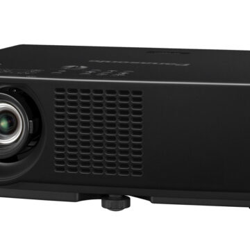 Panasonic PT-VMZ71 è la nuova serie di proiettori per aziende e scuole
