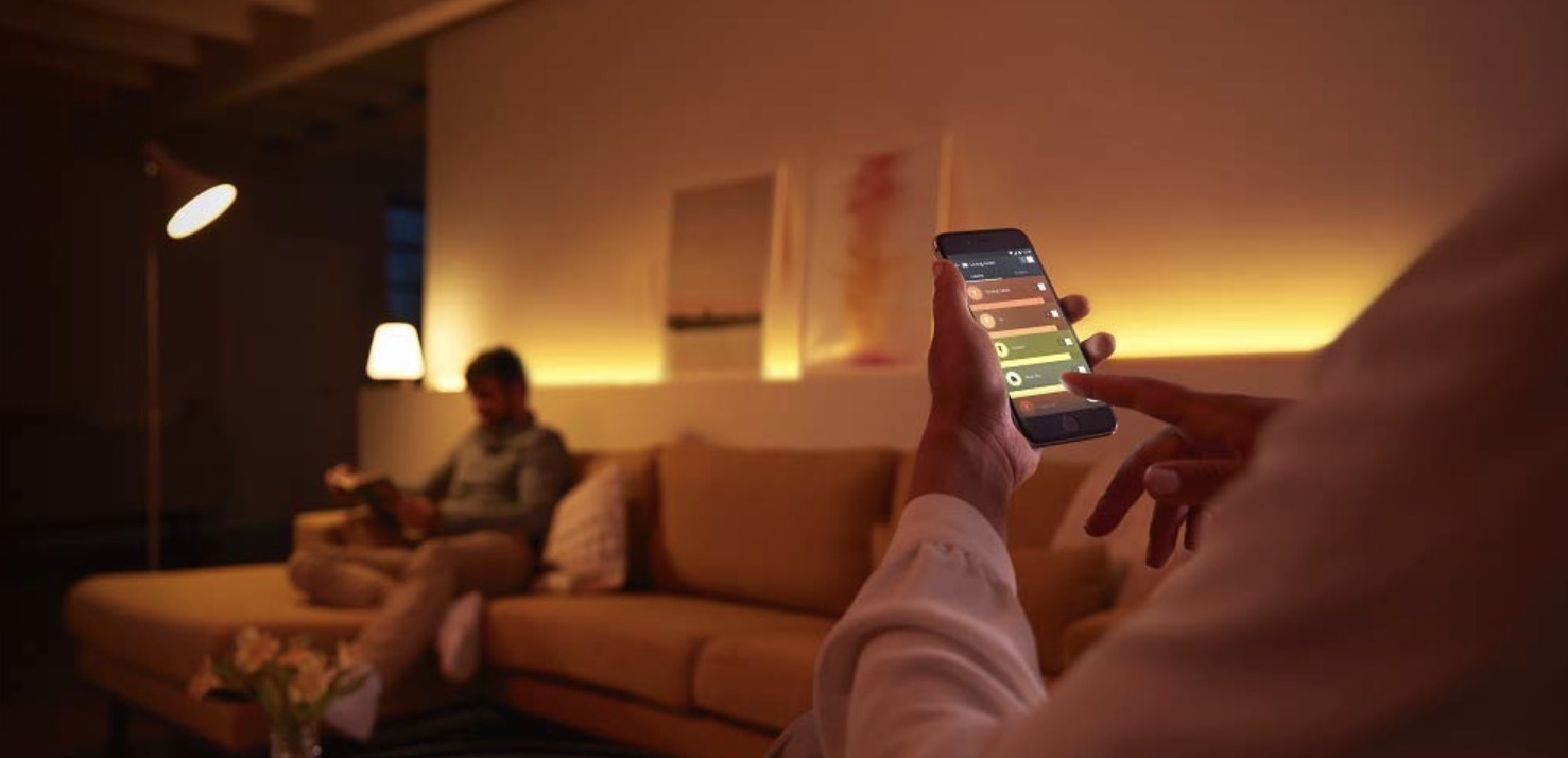 Black Friday Week: tre metri di striscia LED Philips Hue a 73,46 Euro (invece che 100 €)