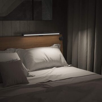 Solo 39,99 euro per la lampada Xiaomi che salva la vista quando usate il PC o Mac
