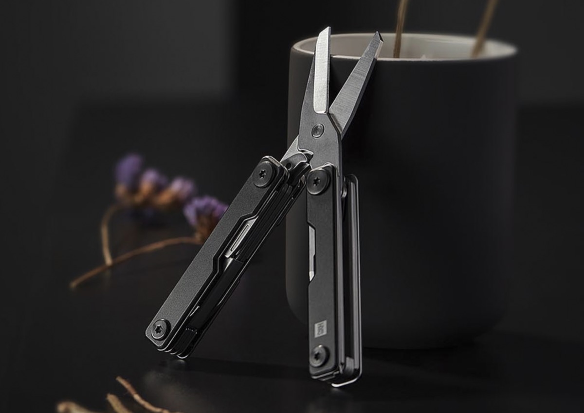 Il coltellino svizzero reinventato da Xiaomi costa poco più di 20 euro
