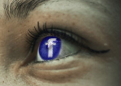 Ray-Ban sta per svelare gli occhiali smart di Facebook