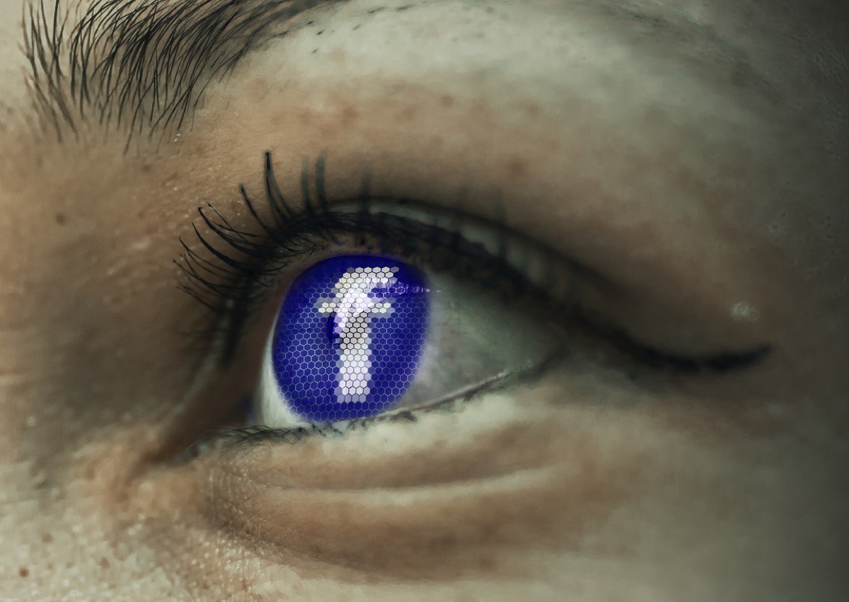 Ray-Ban sta per svelare gli occhiali smart di Facebook