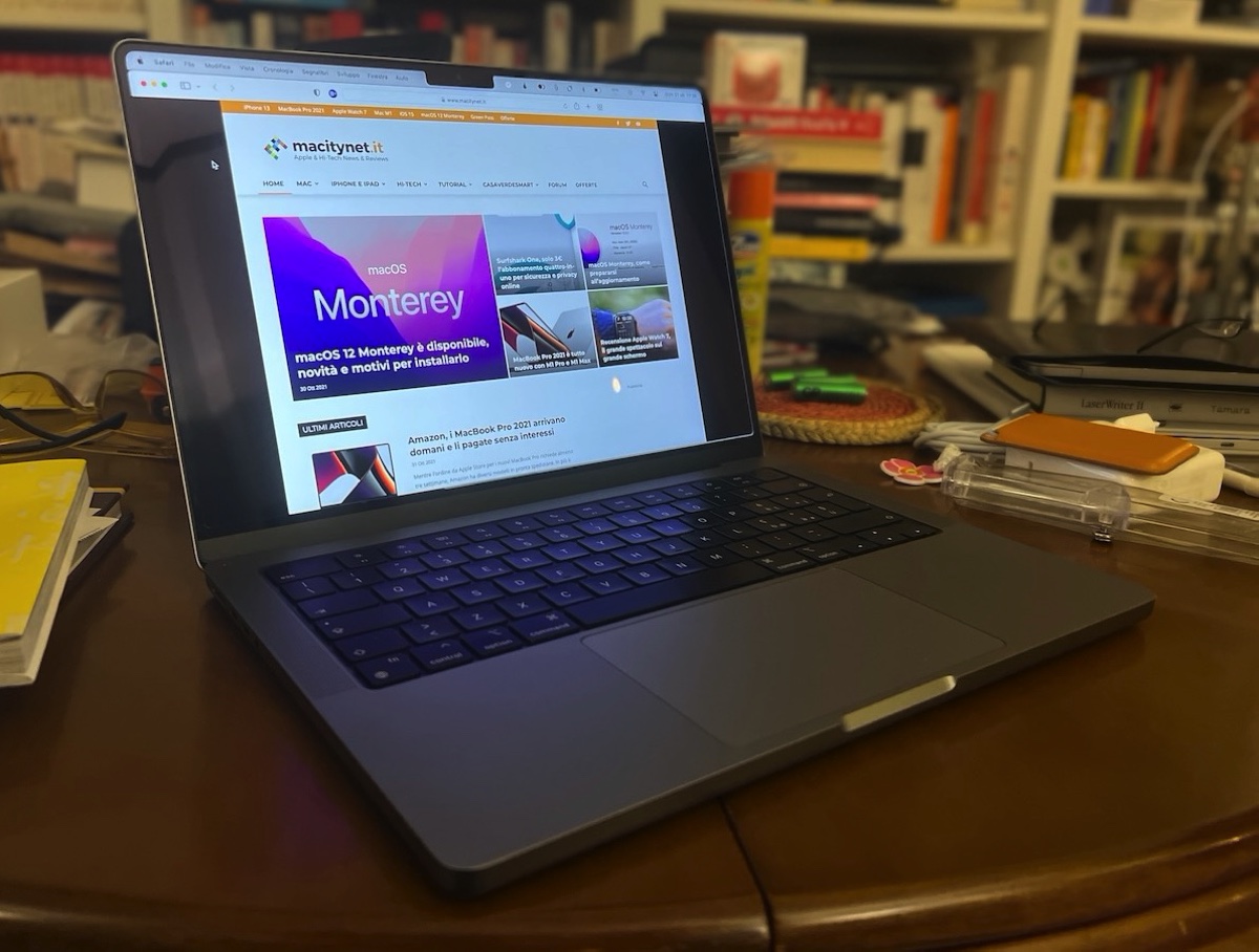 Recensione Apple MacBook Pro 14 2021, la nostra prova su strada